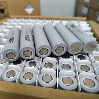 3.7V pin lithium ion hình trụ tiêu chuẩn 3200mAh Capacity lớn 18650 pin lithium